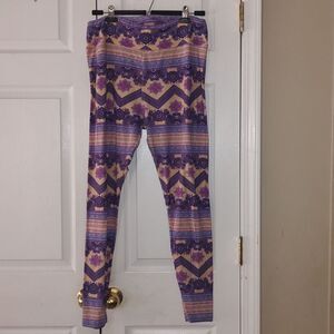 LulaRoe purple peach pink blue  Tall & Curvy leggings    Sz Tall and Curvy